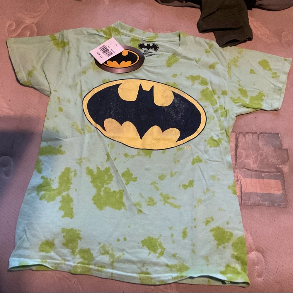 Batman T-Shirt for boys in Mint Green Tie- Dye Pattern. Size 8 New with Tags